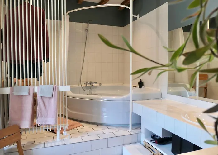 Alojamento de Acomodação e Pequeno-almoço La Cense - Melin 3*